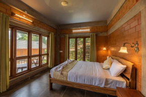Lily, Scenic 1 BR cottage with pool by Roamhome